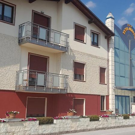 Busca Hotel Ceretto מראה חיצוני תמונה
