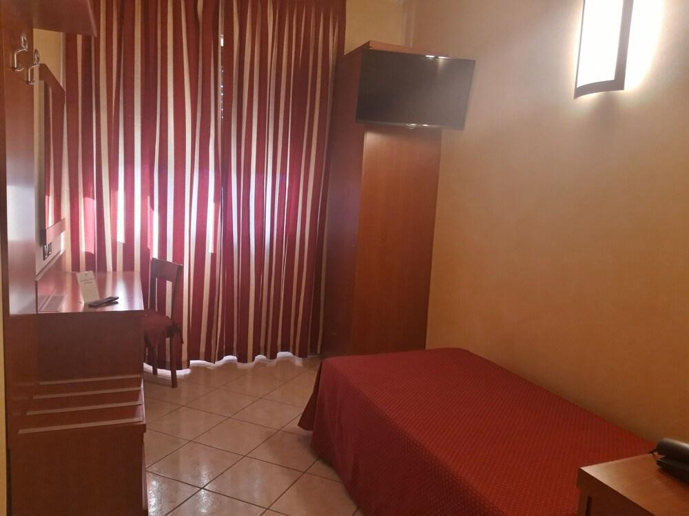Busca Hotel Ceretto מראה חיצוני תמונה
