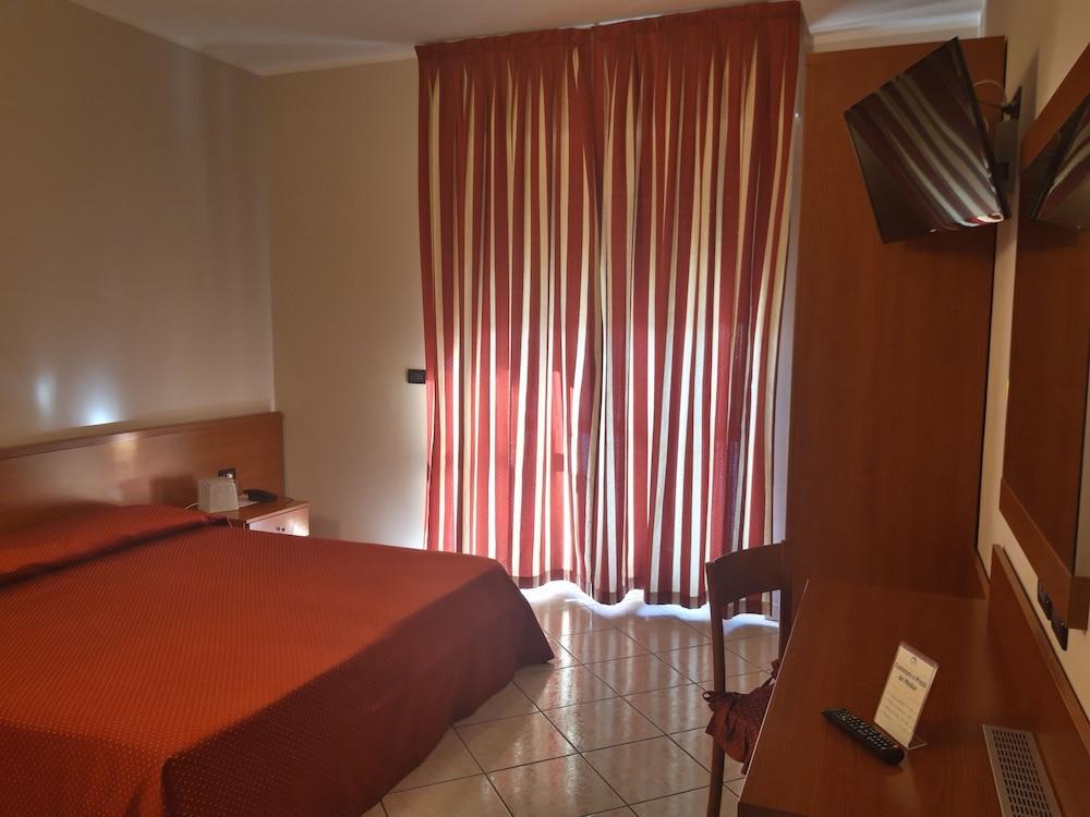 Busca Hotel Ceretto מראה חיצוני תמונה