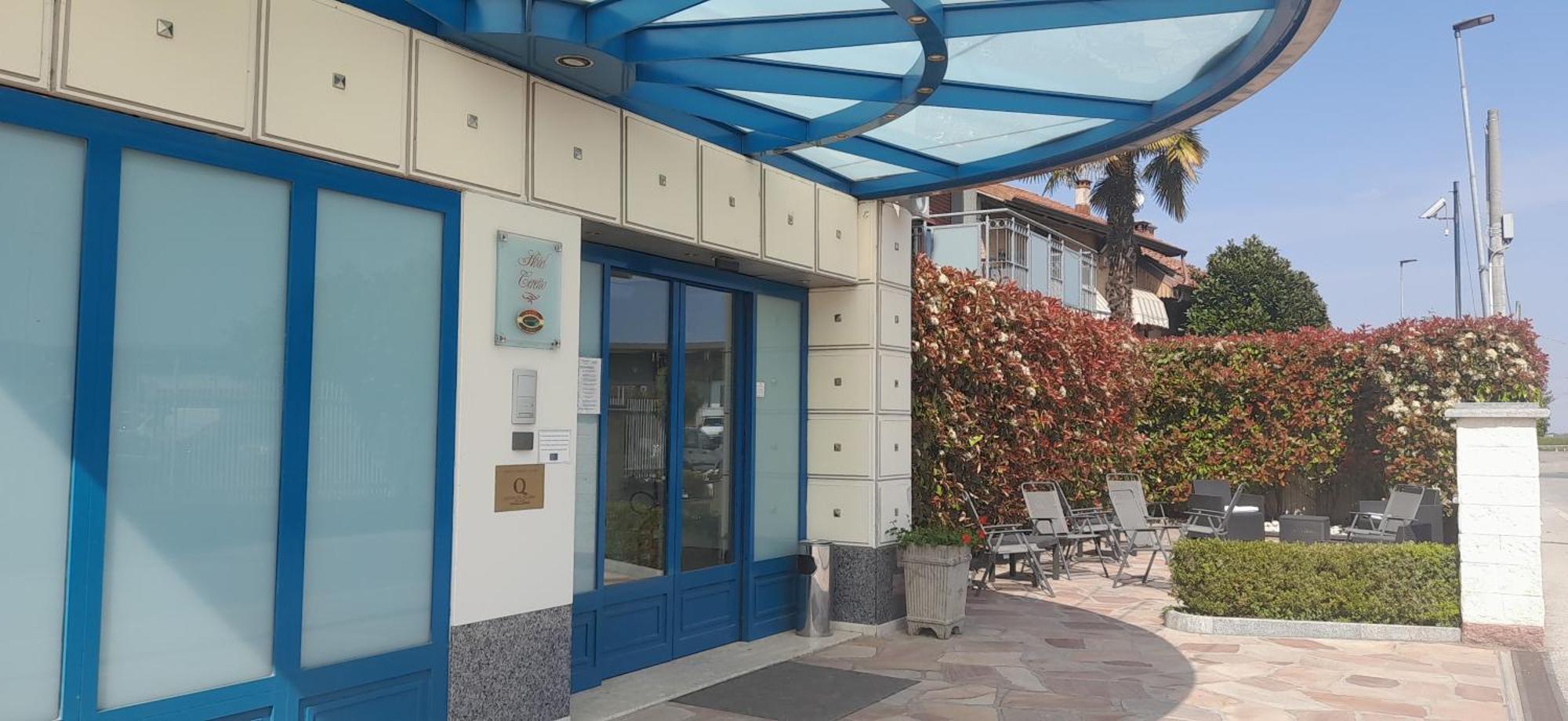 Busca Hotel Ceretto מראה חיצוני תמונה