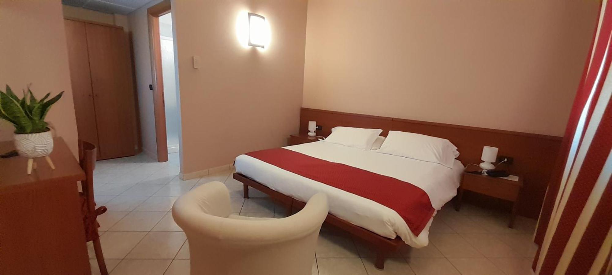 Busca Hotel Ceretto מראה חיצוני תמונה